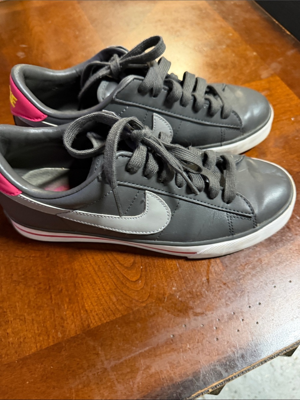Nike Women's Dark Gray Low-Top Sneakers with Pink Heel Tab